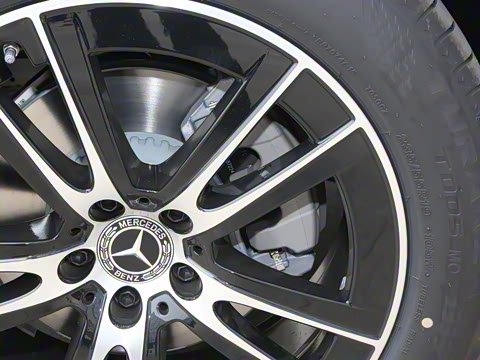 2025�� �Ŀ� GLC 260 L 4MATIC ������