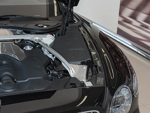 2024�� 4.0T V8 Mulliner