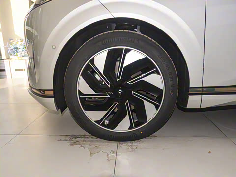 2025�� 636Ultra�Ǽݰ� 6��