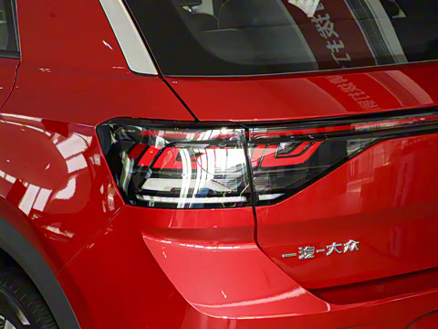 2025�� �Ŀ� 300TSI DSG���������