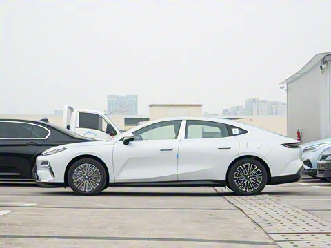 2025�� 130km EM-i ������