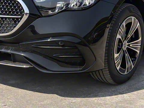 2025�� �Ŀ� E 260 L �˶���