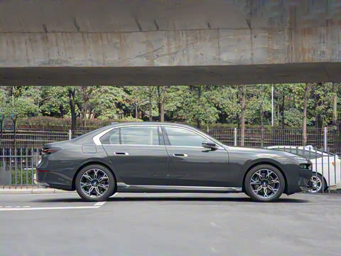 2023�� 735Li ������װ