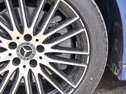 2025�� �Ŀ� C 260 L �˶���