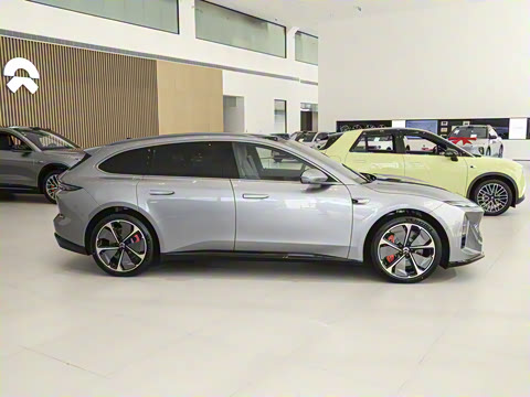 2025�� 75kWh Touring