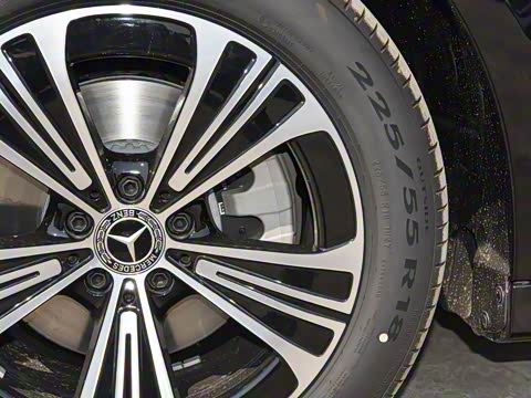 2025�� �Ŀ� E 260 L �˶���