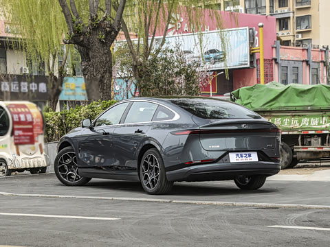 2025�� ��������� 710�콢��