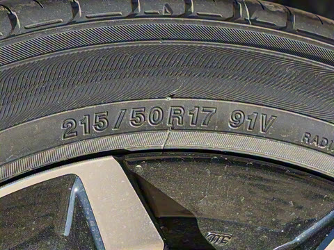 2025�� 240TURBO CVT�Ƽ���