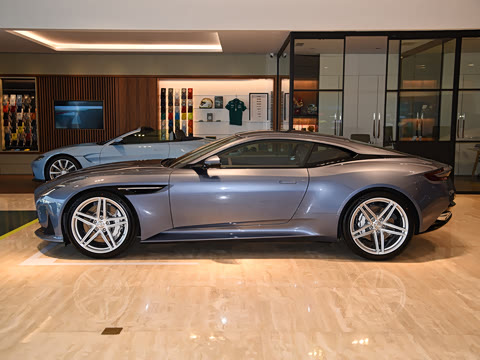 2025�� 4.0T V8 Coupe