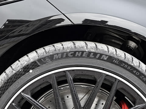 2025�� AMG S 63 L E Performance