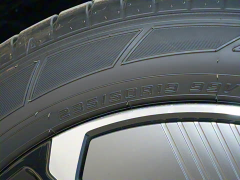 2025�� 735MAX 175kW