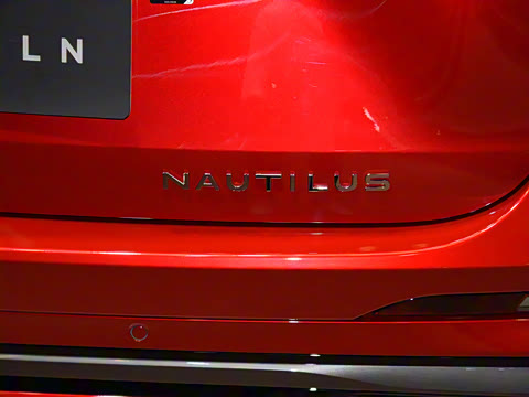 2025�� 2.0T ������������˹��