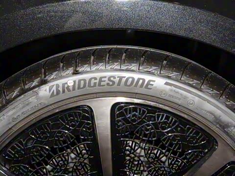 2025�� �Ŀ� S 680 4MATIC ��ҹ��