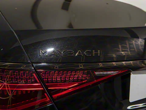 2025�� �Ŀ� S 680 4MATIC ��ҹ��