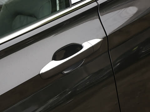 2025�� �Ŀ� 300TSI DSG׿Խ��