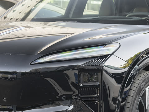 2025�� 680 Ultra������