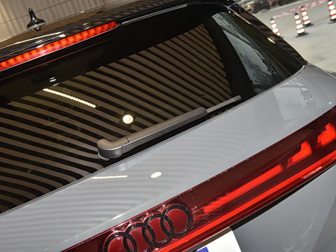 2023�� 50 TFSI quattro ������ ������װ