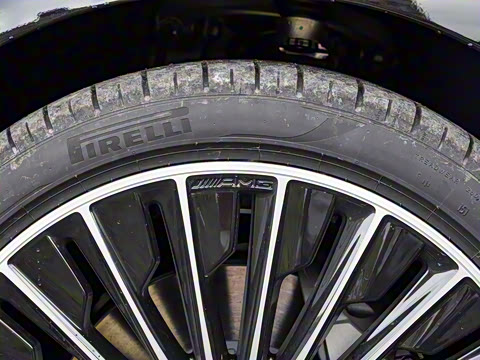 2025�� �Ŀ� E 300 L ����˶���