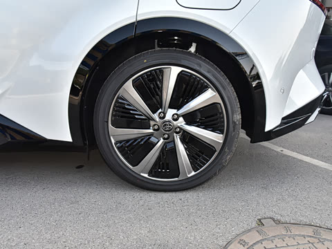 2025�� 550 PRO���а�