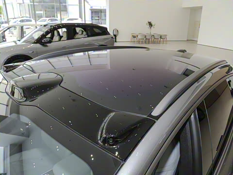 2025�� 75kWh Touring