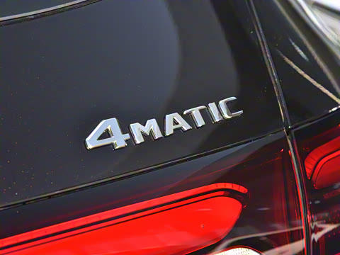 2025�� �Ŀ� GLC 260 L 4MATIC ������