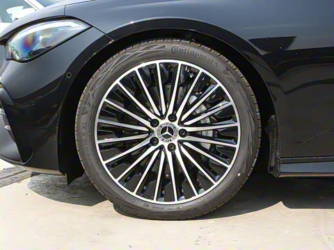 2025�� CLE 300 4MATIC �����ͽ��ܳ�