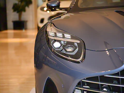 2025�� 4.0T V8 Coupe