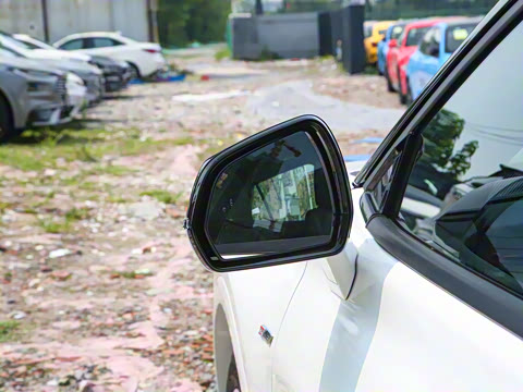 2022�� �Ŀ� EcoBoost 245 ST-Line