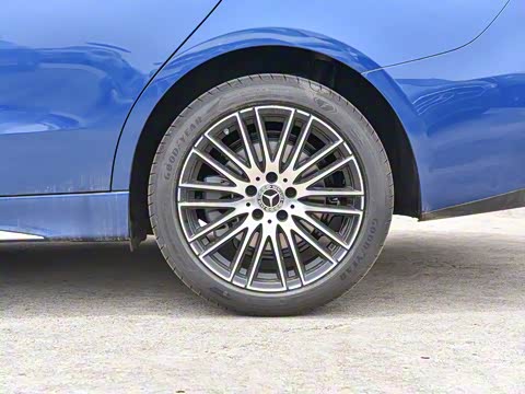 2025�� �Ŀ� C 260 L �˶���