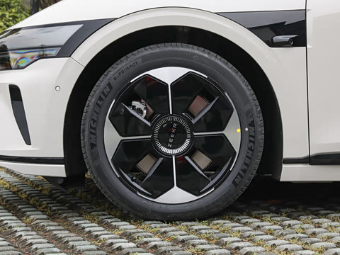 2025�� �����������Ǽݰ� 100kWh