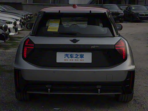 2025�� JOHN COOPER WORKS
