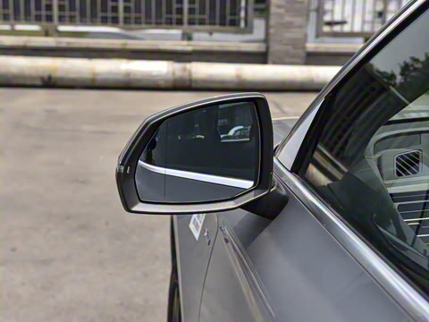 2025�� 45�����ذ� 40 TFSI ʱ�ж�����