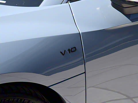 2022�� V10 Coupe performance