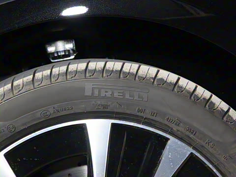 2022�� �Ŀ�� E 350 e L ���ʽ��϶����γ�