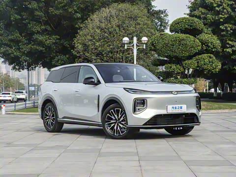 2025�� 215�콢PLUS