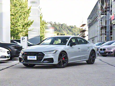 2025�� 45 TFSI quattro RS �׼����ٰ�
