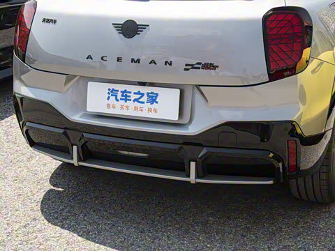 2025�� JOHN COOPER WORKS