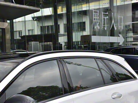 2025�� AMG C 43 4MATIC ���нγ� �ر��