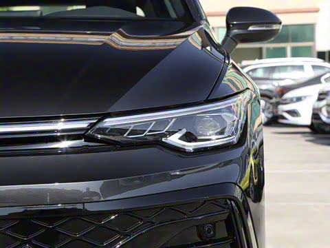 2025�� 300TSI R-Line