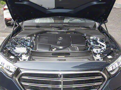 2025�� �Ŀ� E 300 L ������