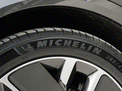 2025�� Ultra ���ܻ��°�