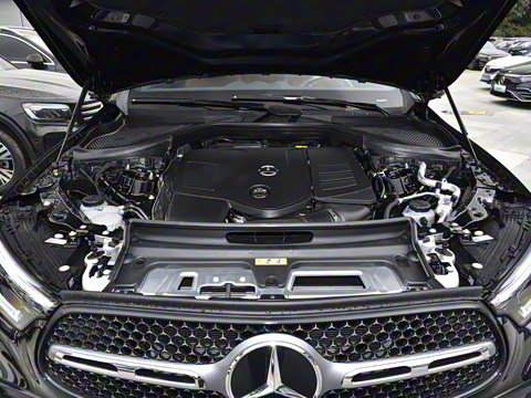 2025�� �Ŀ� GLC 260 L 4MATIC ������