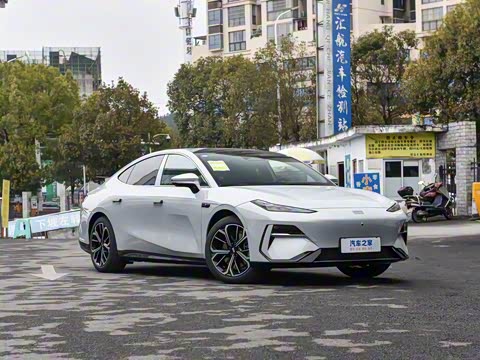 2025�� 700km Զ���Ǽݰ�