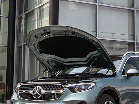 2025�� �Ŀ� GLC 260 L 4MATIC ������