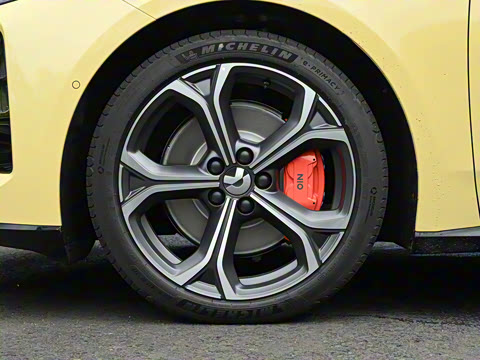 2025�� 75kWh Touring