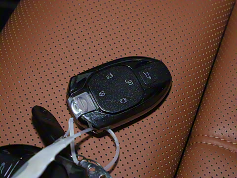 2025�� Ǭ��ϵ�� Ultra ͷ�Ȳ�