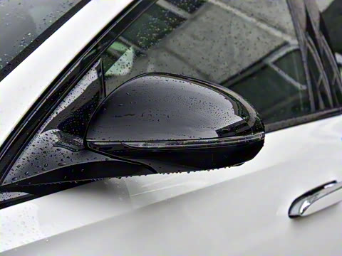 2025�� �Ŀ� E 260 �˶���