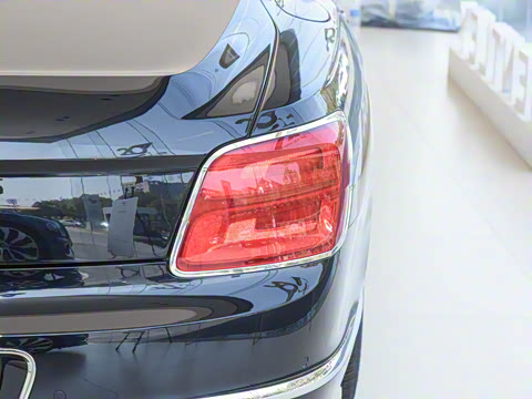 2024�� 4.0T V8 Mulliner