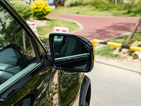 2025�� 501KM ����Max��