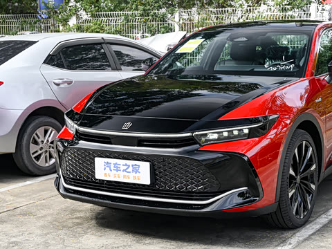 2023�� 2.4T SportCross HEV���������